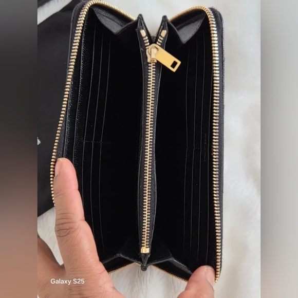 Yves Saint Laurent Cassandre Matelasse Zip Wallet In Grain De Poudre Leather - Picture 7 of 10